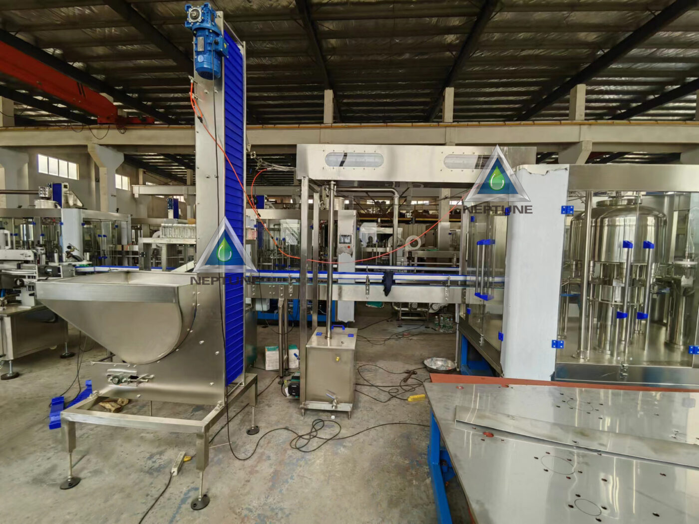 automatic cap washing and loading machine for monoblock water bottling machine 1